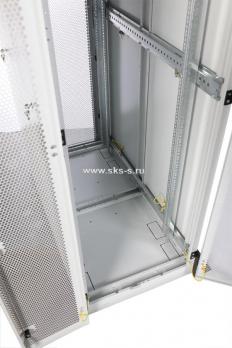 Шкаф серверный напольный 45U (800 x 1000) дверь перфорированная, задние двойные перфорированные