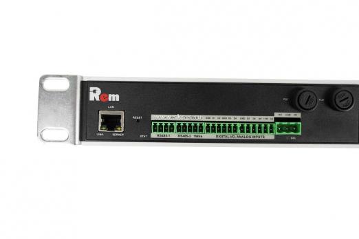 Упр. верт. блок розеток с монит. Rem-MC1 4х2 S, 2x3 С13, 2x2 С19, 32A, алюм., 42-48U, колодка