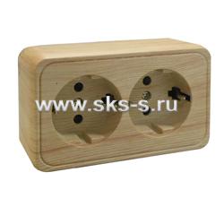 Розетка двойная открытой установки с заземляющими контактами и защитными шторками, (сосна)