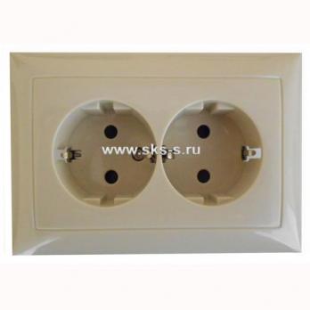 Розетка двойная прямая с з/к, со шторками (беж.) LK60
